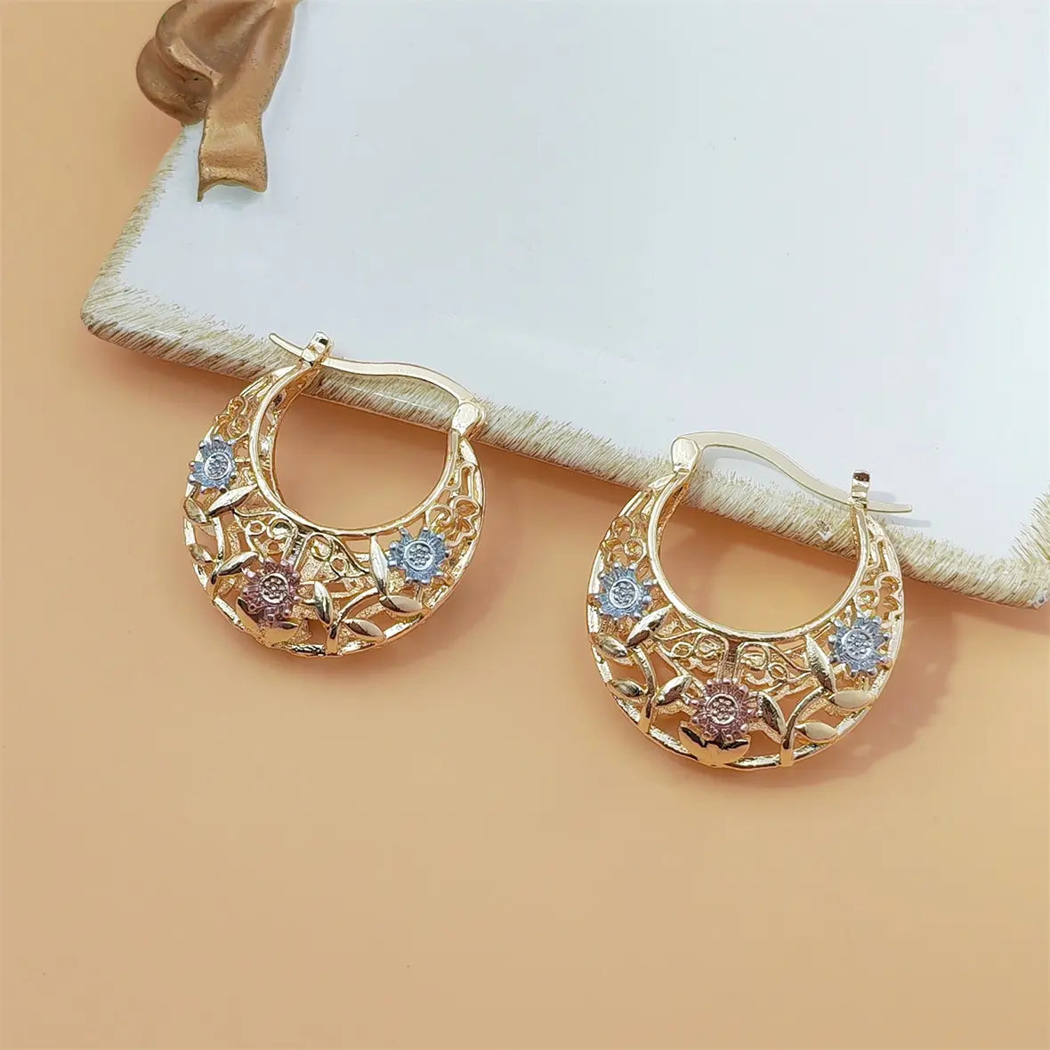 Women's Tri-Color Floral Filigree Hoop Earrings, 14K Gold Plated Vintage Hollow Flower Drop Earrings.